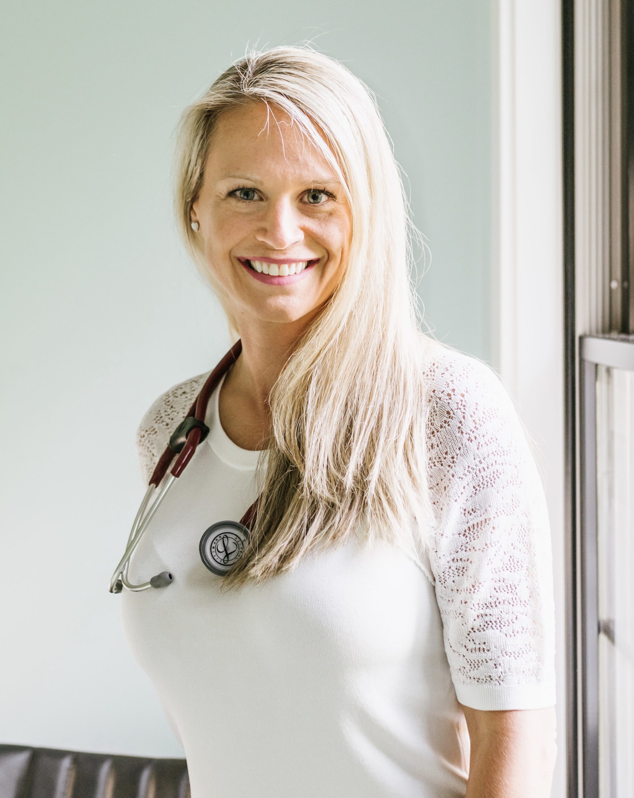 After years of struggle, Tabatha found a natural solution for Hashimoto's, as well as Raynaud's, IBS, reflux and depression, allowing her to get off medications.